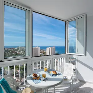 central-2-bedroom-apartment-in-playa-las-americas.tenerifehoteles.net/