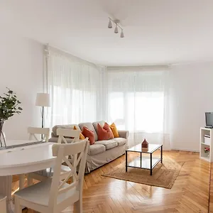 acogedor-apartamento-con-vistas-a-la-bahia.bilbaohotelsspain.com/